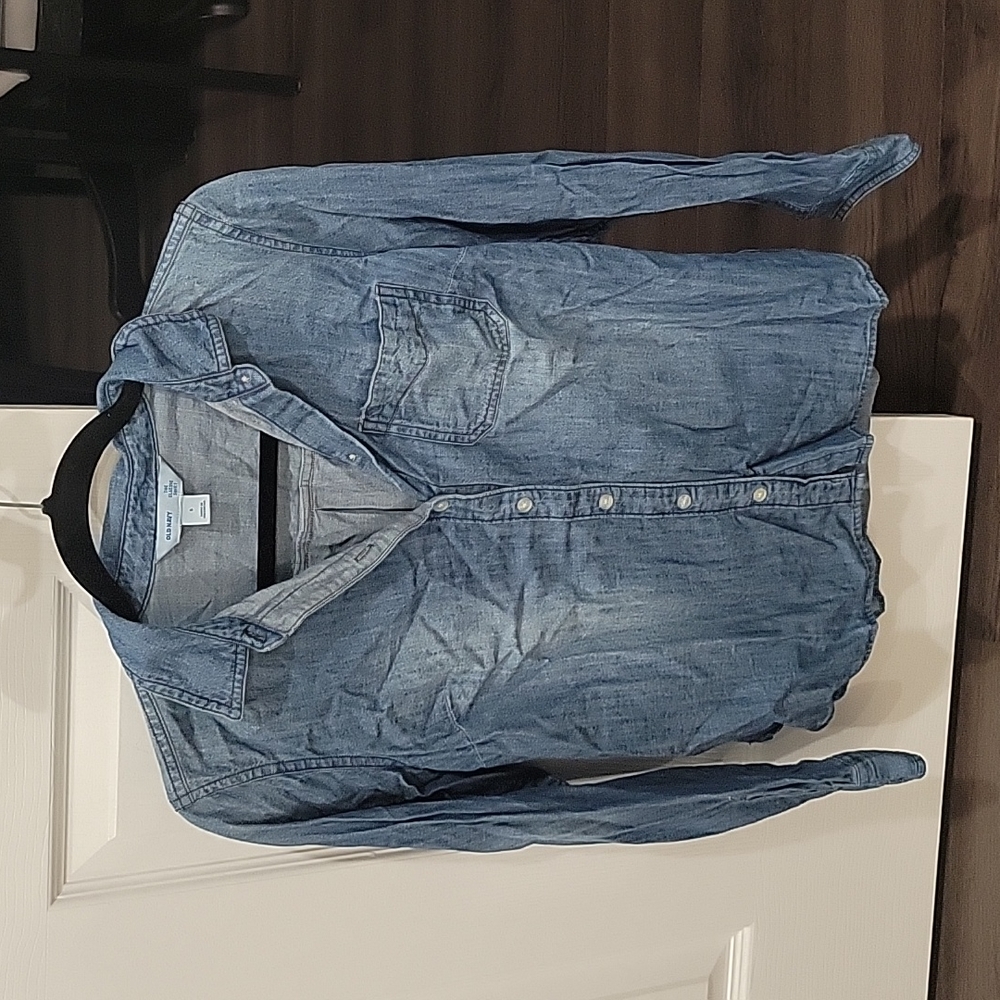 FINAL DISCOUNT, MUST GO! Denim Long Sleeve Shirt